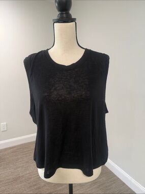 Athleta Black Sleeveless Crewneck Tank cropped linen